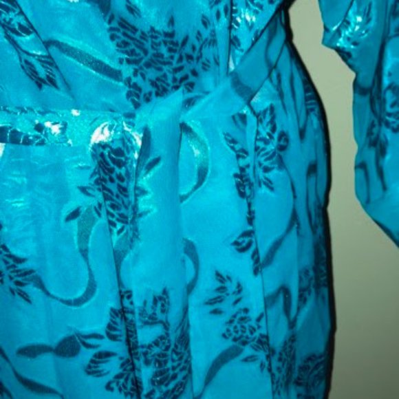 Victoria's Secret Vintage Floral Robe - Picture 7 of 12